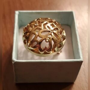Flowers & Stars Gold Tone Dome Statement Ring Size 6.5